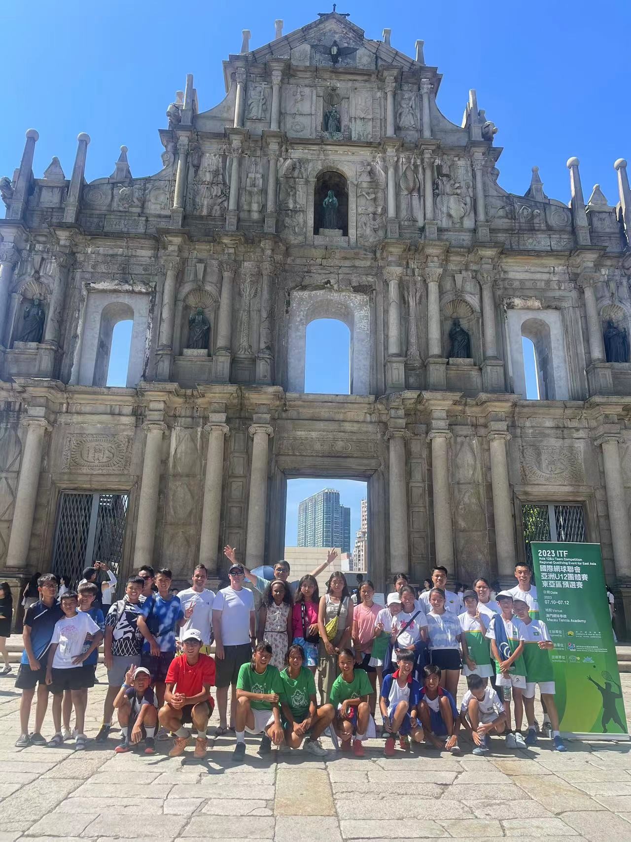 ７ 所有參賽隊伍賽後前往澳門旅遊景點合影留念.jpg
